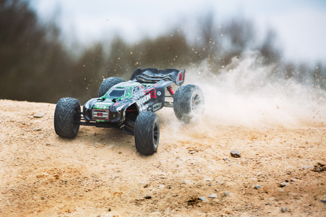 Arrma 2018 1/8 Kraton 6S BLX 4WD Mnstr RTR Blk/Grn (ARAD81LG)