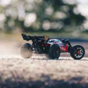 Arrma 1/8 TYPHON 3S BLX 4WD Brushless Buggy met Spektrum RTR, Rood (ARA102722)