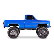 Traxxas blauw TRX-4 Scale and Trail Crawler met Chevrolet K10 Truck Body  uit 1979: 4WD elektrische truck met TQi Traxxa