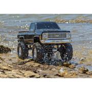 Traxxas zwart TRX-4 Scale and Trail Crawler met Chevrolet K10 Truck Body uit 1979: 4WD elektrische truck met TQi Traxxas