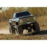 Traxxas zwart TRX-4 Scale and Trail Crawler met Chevrolet K10 Truck Body uit 1979: 4WD elektrische truck met TQi Traxxas