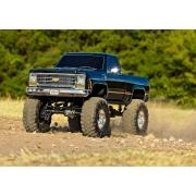 Traxxas zwart TRX-4 Scale and Trail Crawler met Chevrolet K10 Truck Body uit 1979: 4WD elektrische truck met TQi Traxxas