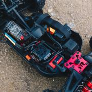 Arrma 1/8 Typhon 6S BLX 1/8 4WD Bgy RTR Rood/Grijs (ARA106046)