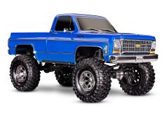 Traxxas blauw TRX-4 Scale and Trail Crawler met Chevrolet K10 Truck Body  uit 1979: 4WD elektrische truck met TQi Traxxa