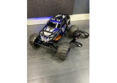 nette traxxas summit 1/8 met licht en t-bone voor-achterbumper
