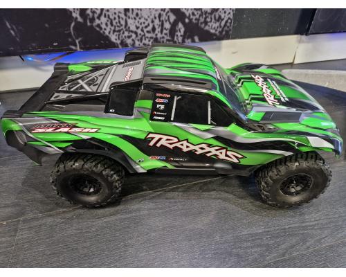 Nieuwe Traxxas Maxx-Slash groen