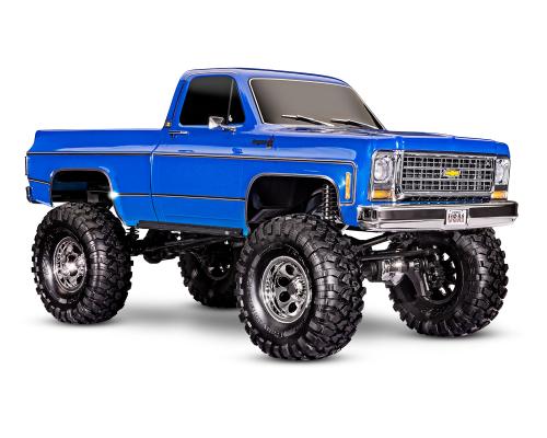 Traxxas blauw TRX-4 Scale and Trail Crawler met Chevrolet K10 Truck Body  uit 1979: 4WD elektrische truck met TQi Traxxa